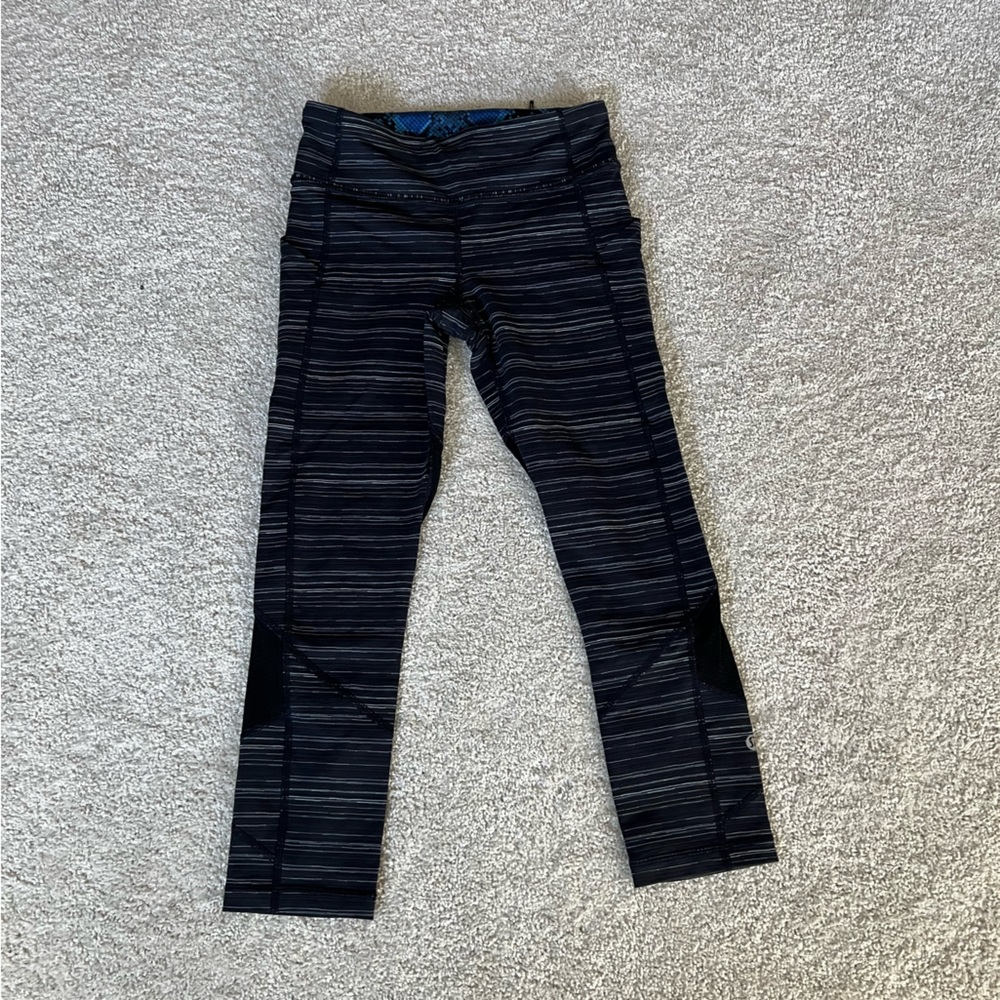 Lululemon crop navy stripe work out leggings